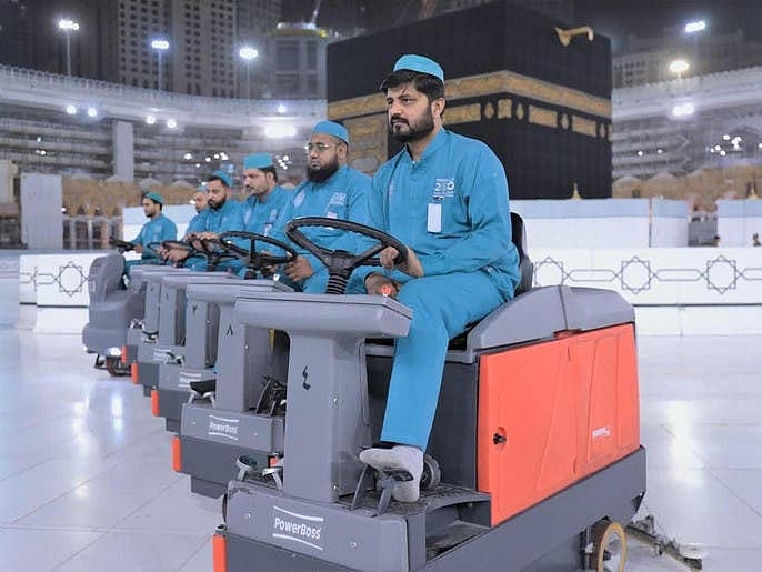 مسجد حرام اور مطاف کو روزانہ کیسے صاف رکھا جاتا ہے؟