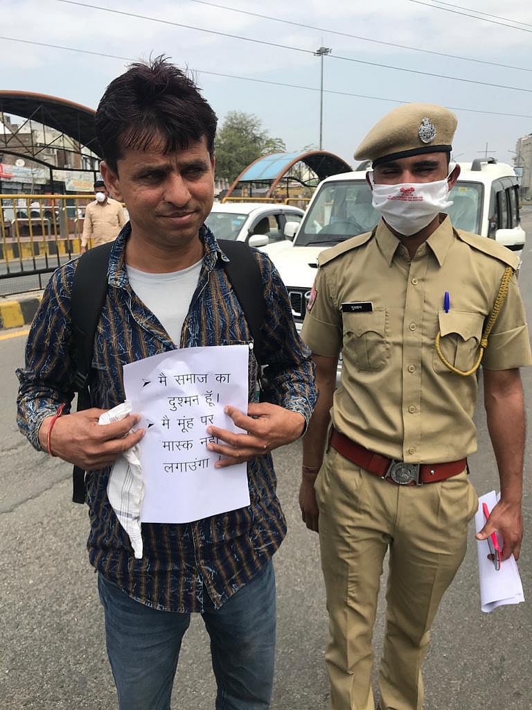 لاک ڈاؤن کی خلاف ورزی: کئی مقامات پر لوگوں کو ملی دلچسپ سزا، دیکھیں تصویریں...