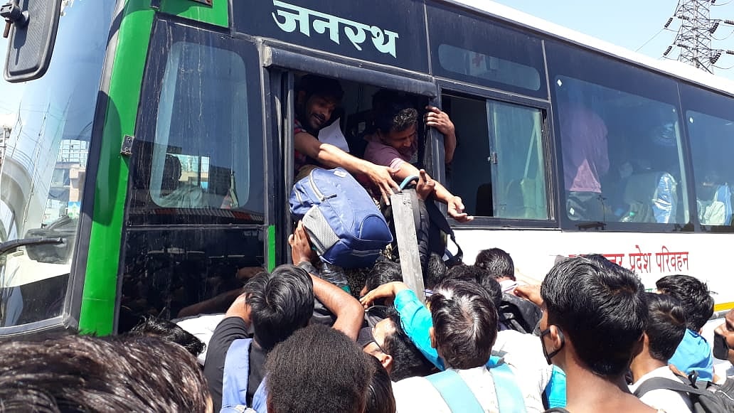 ’ہزاروں مہاجر مزدوروں کا پیدل سفر کرنا ’کورونا‘ سے بھی بڑا سانحہ‘