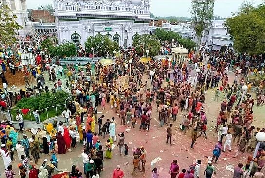 ’دیوا شریف‘ کی درگاہ، جہاں ہر مذہب کے لوگوں نے مل کر منائی ہولی