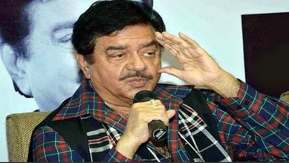 شتروگھن سنہا نے امت شاہ کو بنایا تنقید کا نشانہ، اور پھر کہا ’برا نہ مانو ہولی ہے‘