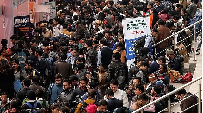 فروری ماہ میں بھی بڑھی ملک کی شرح بے روزگاری