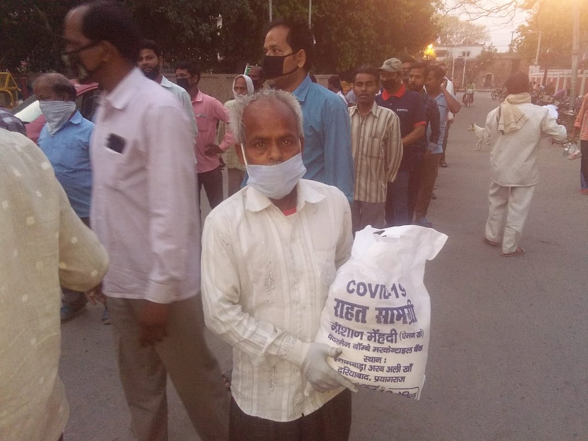 لاک ڈاؤن: الٰہ آباد میں غریبوں کے لیے مسیحا بنے کچھ مسلم نوجوان