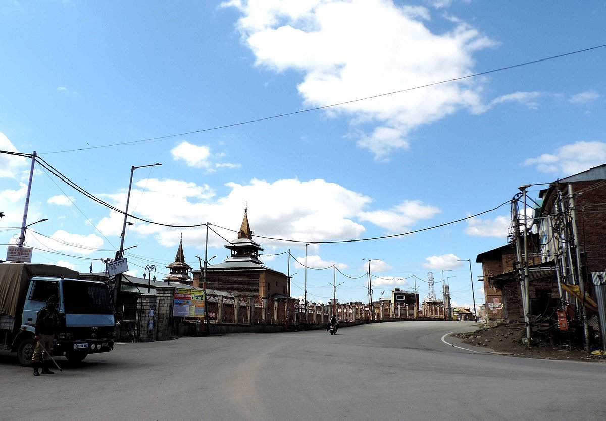 کشمیر میں لاک ڈاؤن: مساجد کے منبر و محراب لگاتار دوسرے جمعے کو بھی خاموش