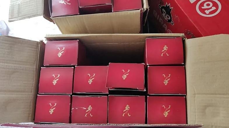 دہلی: ایمبولنس کے فریزر میں مردہ کی جگہ تھیں شراب کی بوتلیں، اسمگلر گرفتار