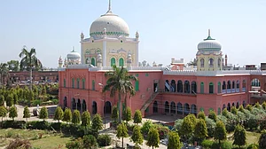 دارالعلوم دیوبند میں پھنسے آندھرا اور تلنگانہ کے طلبہ اپنے اپنے گھروں کو روانہ