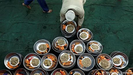 ’عقيدت مند وبا کے دوران بھی روزہ ضرور رکھيں‘