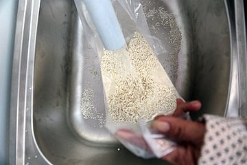 لاک ڈاؤن میں غریبوں کے لیے نعمت ثابت ہو رہا ’چاول کا اے ٹی ایم‘