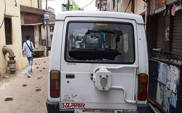 یو پی: مرادآباد میں ’کورونا ٹیسٹ‘ کےلیے پہنچی میڈیکل ٹیم پر حملہ، کئی زخمی