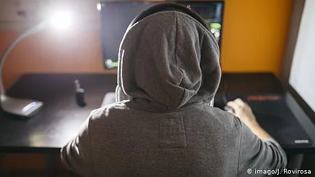 دائیں بازو کے دہشت گروہ کا سربراہ ایک 13 سالہ نوجوان