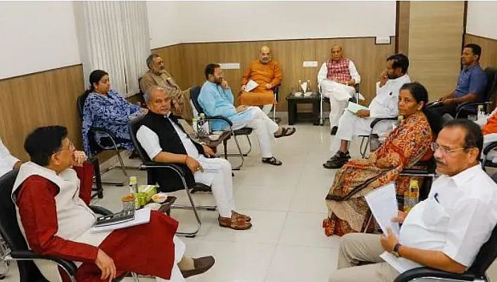 لاک ڈاؤن میں 3 مئی تک توسیع کے درمیان زبردست دباؤ میں کئی وزارتیں