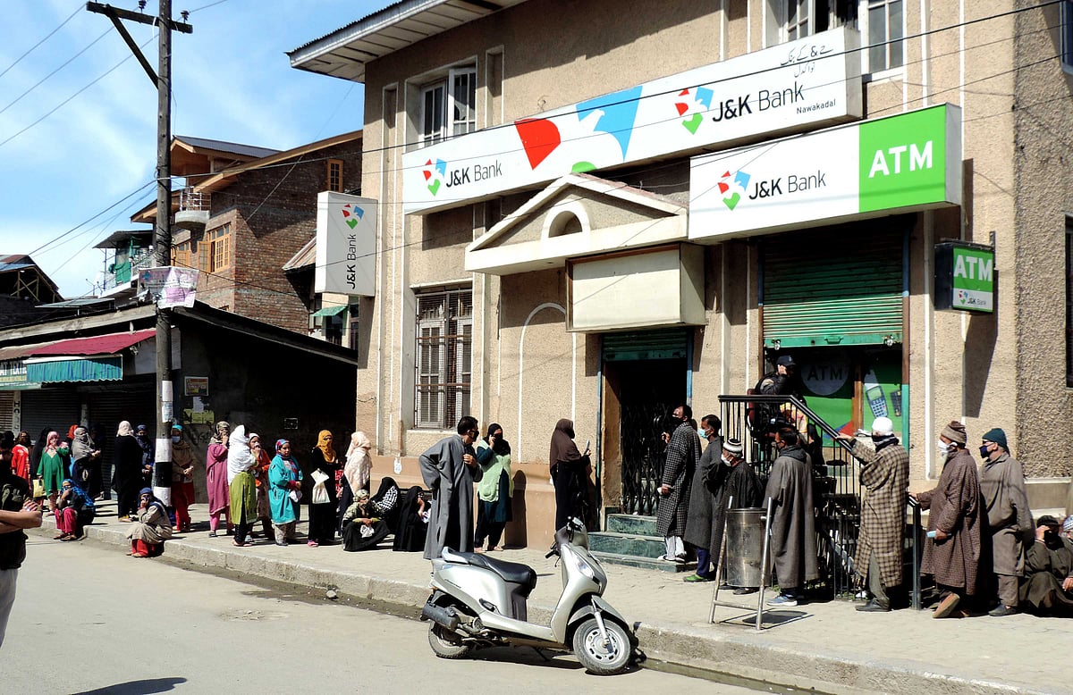 کشمیر میں لاک ڈاؤن: مساجد کے منبر و محراب لگاتار دوسرے جمعے کو بھی خاموش