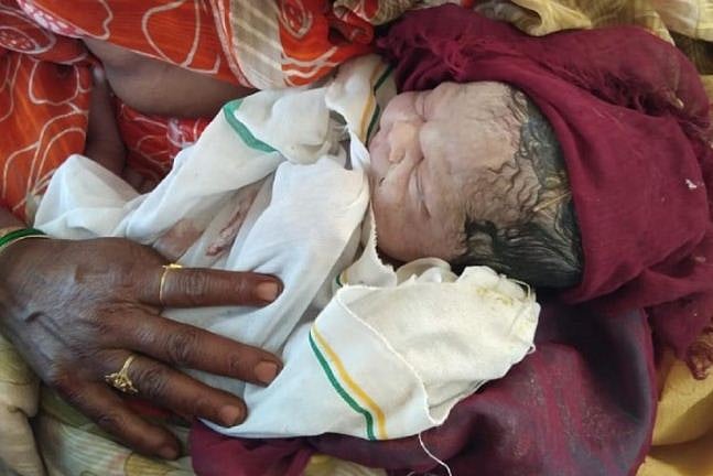 لاک ڈاؤن: تلنگانہ سے چھتیس گڑھ پیدل جا رہی حاملہ خاتون نے سڑک پر دیا بچہ کو جنم