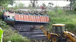 بہار: ٹرک اور بس کی خوفناک ٹکر میں 9 مہاجر مزدوروں کی موت، 12 زخمی