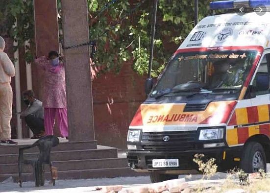 اترپردیش: بزرگ مریض کو 4 گھنٹے میں 3 اسپتال کیا گیا ریفر، ایمبولنس میں ہوئی موت