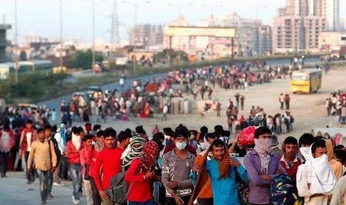 ہریانہ: ٹوٹا مزدوروں کے صبر کا باندھ، گھر واپسی کے لیے نکلے باہر، پولس نے کر دی پٹائی