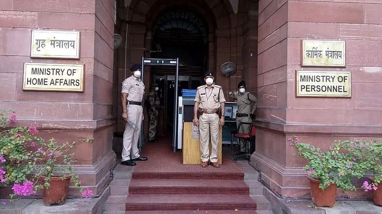 مودی حکومت کو لاک ڈاؤن کے ڈیڑھ ماہ بعد لوگوں کی صحت کا آیا خیال!