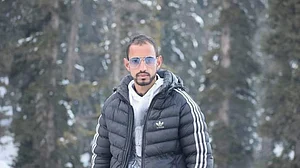 کشمیر: سی آر پی ایف اہلکاروں کی فائرنگ سے ایک عام شہری ہلاک