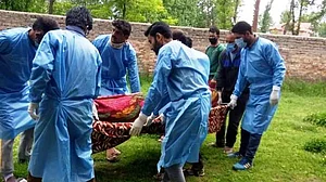 کشمیری مسلمانوں نے پنجاب کے غیر مسلم بڑھئی کی آخری رسومات انجام دیں