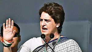 غازی آباد میں مہاجر مزدوروں کا جم غفیر، یوپی حکومت نظم سنبھالنے میں ناکام: پرینکا گاندھی