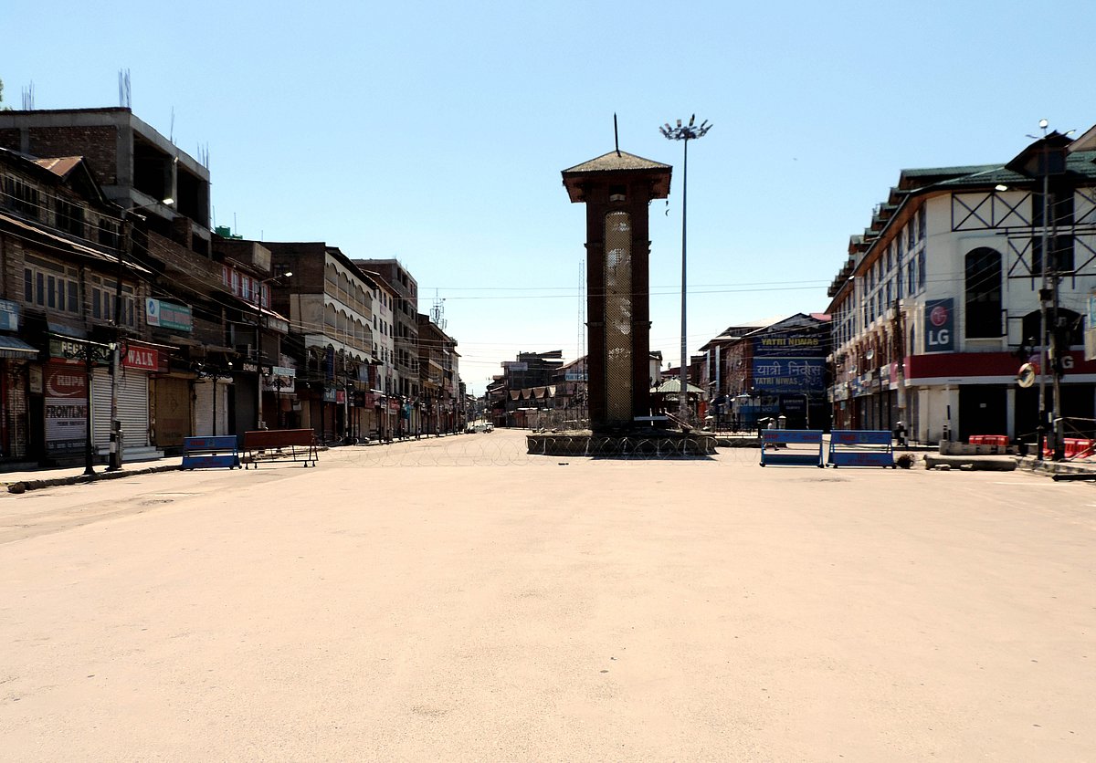 کشمیر میں لاک ڈاؤن: جمعۃ الوداع پر مساجد خاموش، یوم القدس کی محدُود تقریبات، بازار ویران

