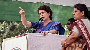 ’شرمک اسپیشل‘ ٹرینوں میں 80 مزدوروں کی موت سے غمزدہ پرینکا گاندھی وزارت ریل پر ہوئیں حملہ آور