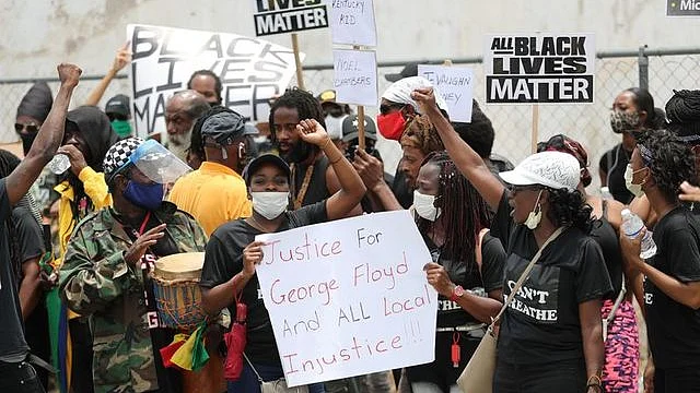 تصویر سوشل میڈیا