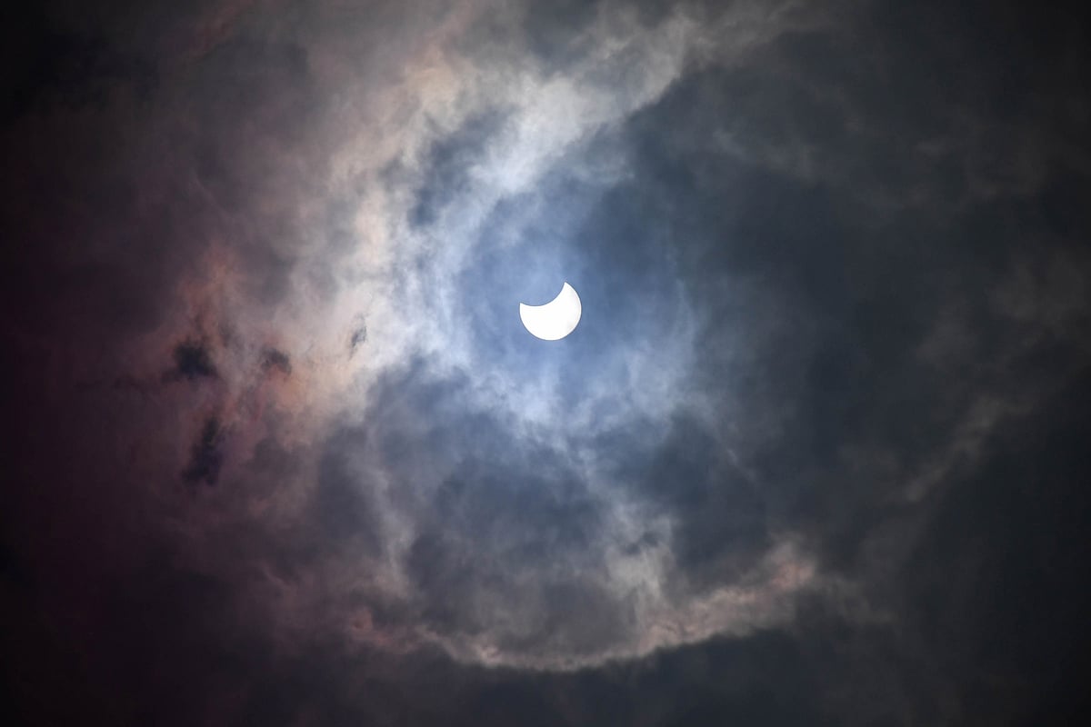 ہندستان سمیت دنیا کے کئی ممالک میں نظر آنے والا سورج گرہن ختم