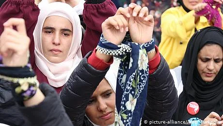 ’اٹھا لو اِسے اور جو دل کرے وہ کرو‘