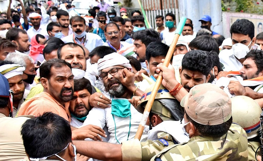 لکھنؤ: شاہنواز کی گرفتاری کے خلاف احتجاج، کانگریس صدر اجے للو سمیت پارٹی کارکنان گرفتار