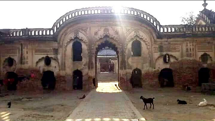 مکہ درزی امام باڑہ، تصویر ہندوستان نامہ