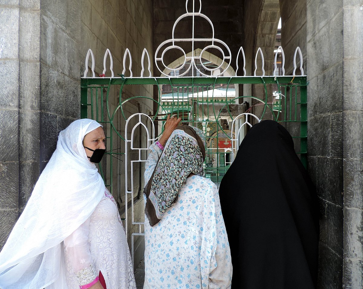 کشمیر: عرس مبارک حضرت شاہ ہمدان کے موقع پر اجتماعی تقریبات نہیں ہوئیں