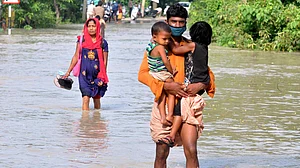 بنگلہ دیش: سیلاب نے مچائی تباہی، کئی گاؤں غرقاب، 70 لاکھ افراد مشکل میں