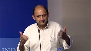 مودی حکومت قرض ادا نہیں کرنے والوں کو راحت دینا چاہتی تھی، آر بی آئی کے سابق ڈپٹی گورنر کا انکشاف