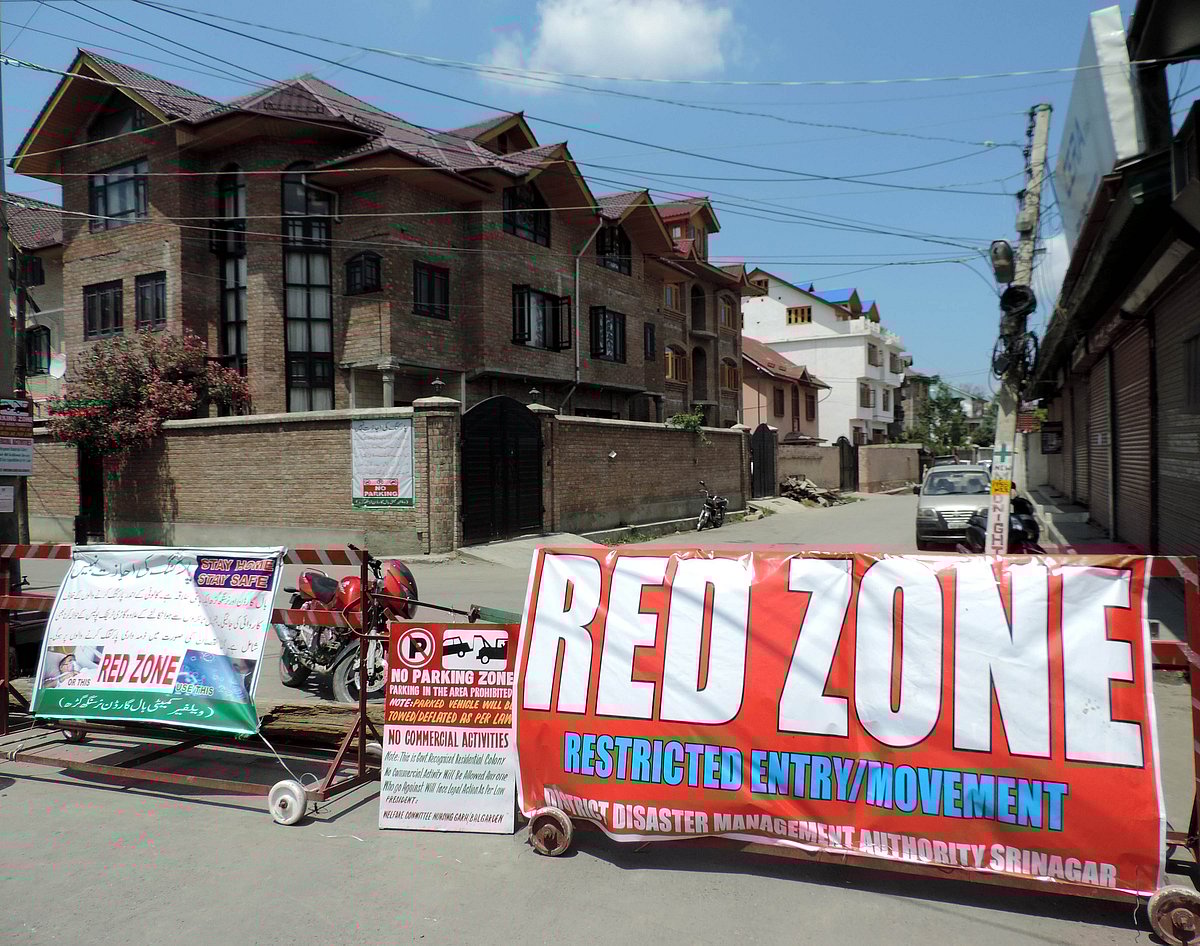 کورونا کے بڑھتے قہر کے پیش نظر کشمیر میں دوبارہ سخت لاک ڈاؤن نافذ