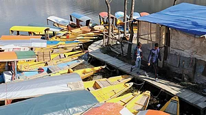 کورونا بحران: باتھنگ اور موٹر بوٹ مالکان تباہی کے دہانے پر، حکومت سے امداد کی اپیل