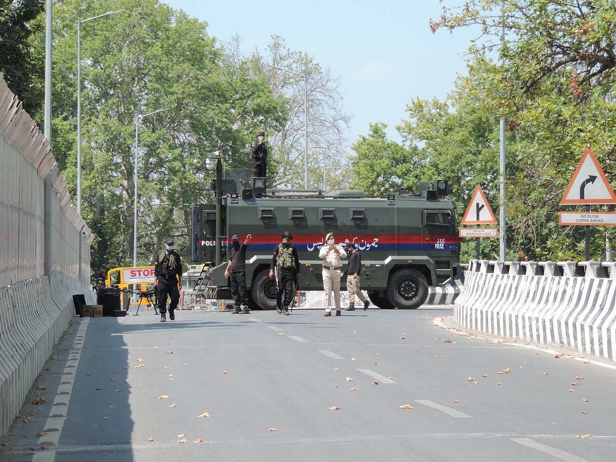 کشمیر میں سخت سیکورٹی بندوبست کے درمیان یوم آزادی تقاریب منعقد