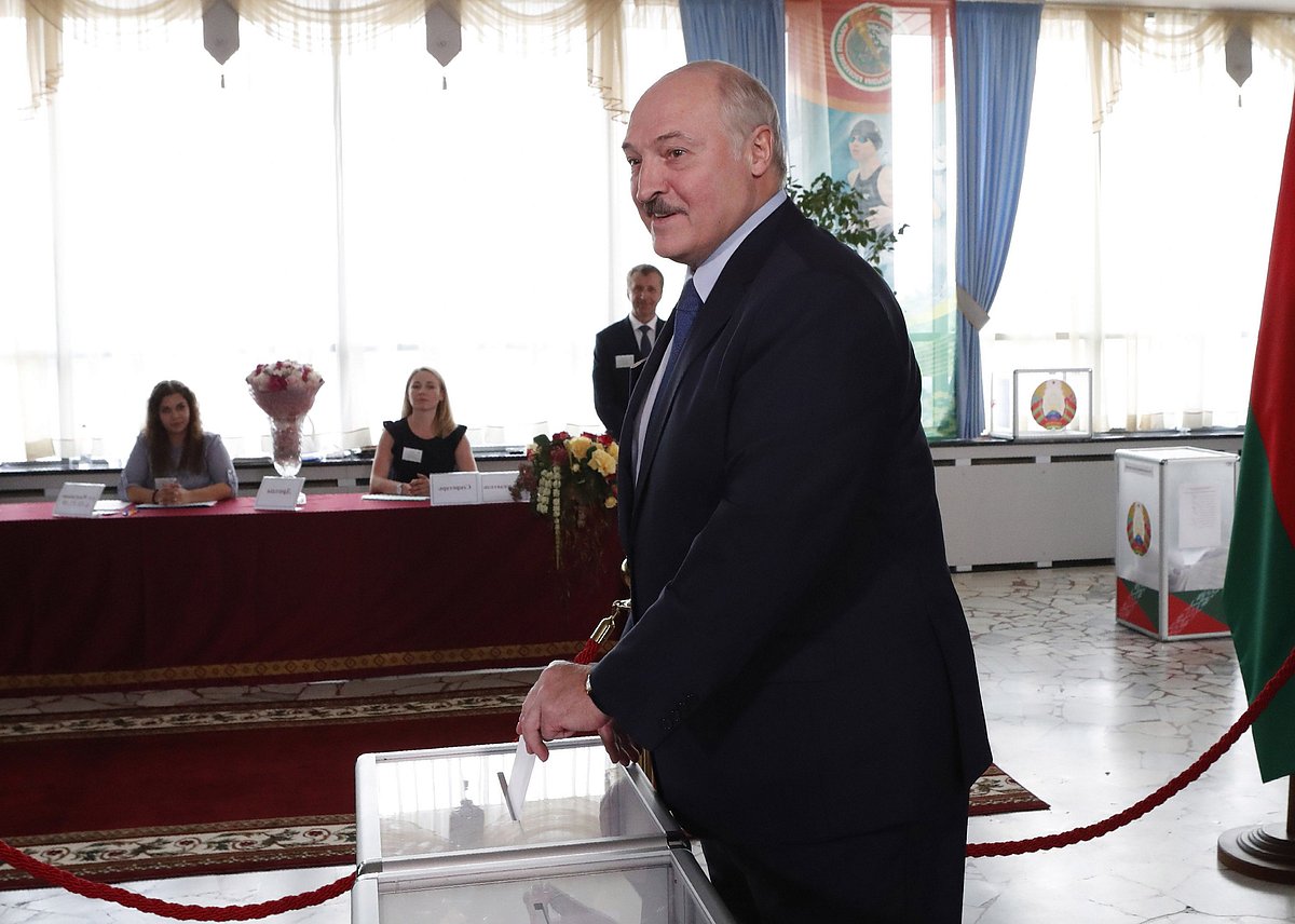 بیلاروس کے تمام اضلاع میں الیگزینڈر لوکاشینکو کی جیت: الیکشن کمیشن

