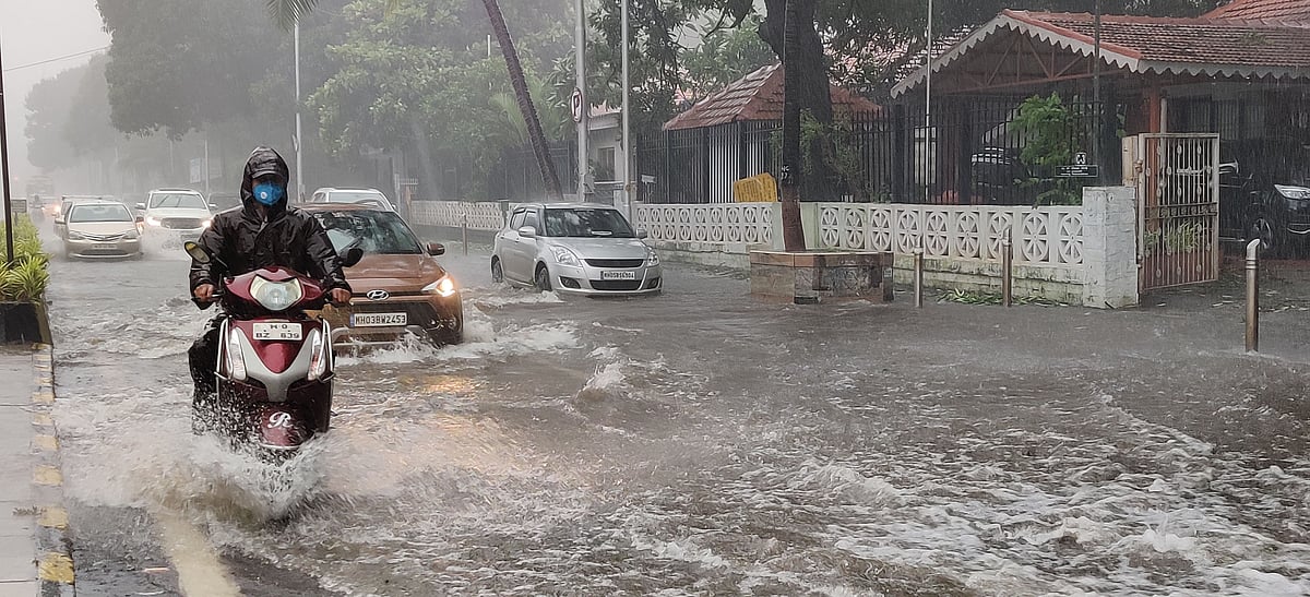 ممبئی: طوفانی بارش سے ’نصف صدی‘ کا ریکارڈ ٹوٹ گیا!