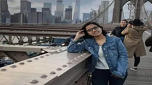 اتر پردیش شرمسار، بلند شہر میں چھیڑخانی کے دوران سڑک حادثہ، امریکہ میں پڑھنے والی طالبہ کی موت