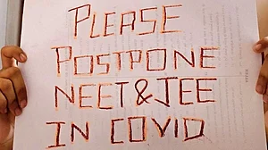 جے ای ای-نیٹ امتحان کی مخالفت جاری، ممتا اور اویسی نے بھی کیا منسوخی کا مطالبہ