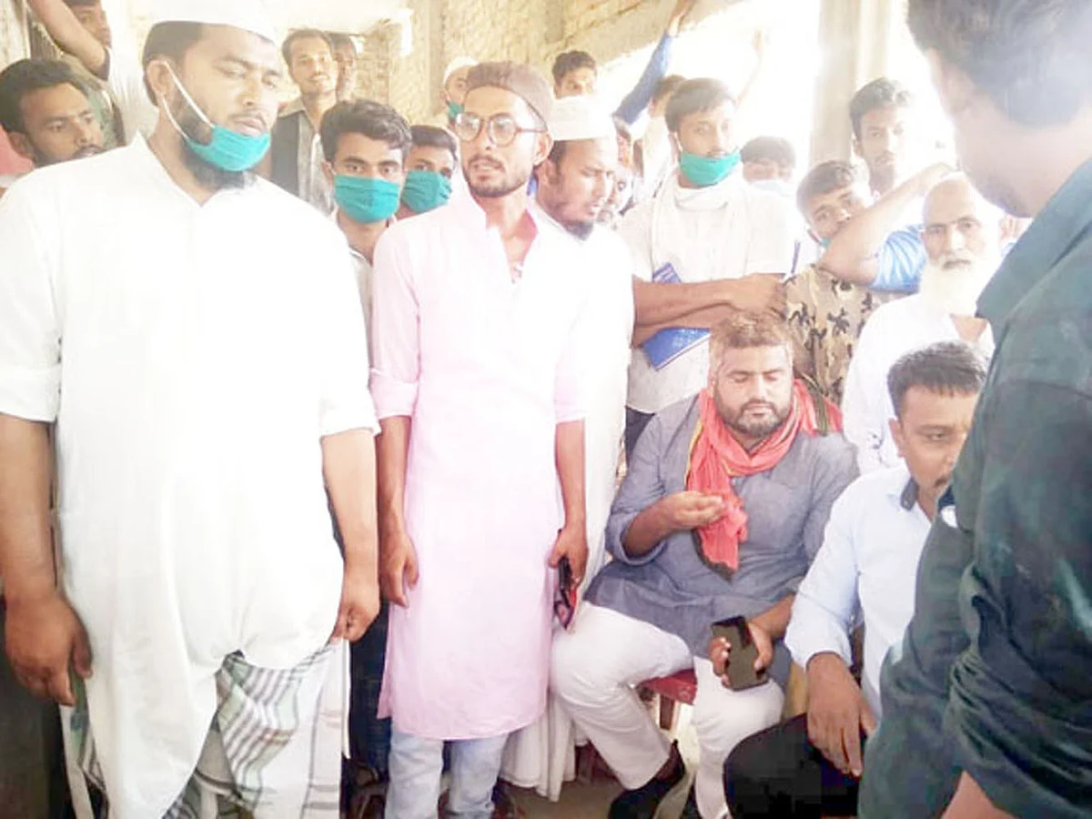 مظفر پور: جنم اشٹمی پر 500 لوگوں کی بھیڑ جمع کر قانون توڑا اکثریتی طبقہ نے، پولس نے پیٹا اقلیتی طبقہ کو