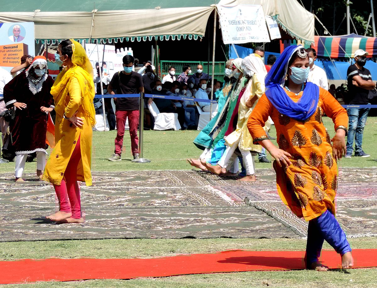 کشمیر میں سخت سیکورٹی بندوبست کے درمیان یوم آزادی تقاریب منعقد