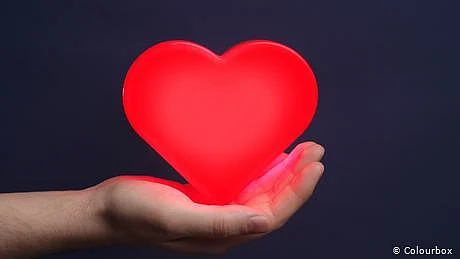 ارے مگر پیار ہوتا کیوں ہے؟