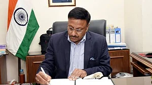 نئے الیکشن کمشنر راجیو کمار نے عہدہ سنبھالا