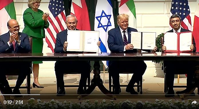ٹرمپ کی موجودگی میں یو اے ای اور بحرین نے اسرائیل کے ساتھ معاہدوں پر دستخط کئے