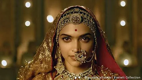 بالی وُڈ اور ڈرگ مافیا: دیپیکا پڈوکون سمیت تین اداکاراؤں سے تفتیش