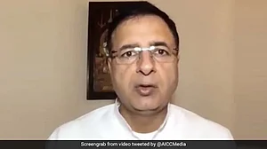 ہر روز 38 بے روزگاروں، 116 کسانوں کی خودکشی! پی ایم کو نیند کس طرح آتی ہے؟ کانگریس