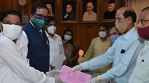 راجیہ سبھا انتخاب: بی ایس پی میں بغاوت، 5 تجویز کنندگان نے نام لیا واپس، اکھلیش سے کی ملاقات