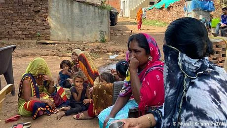 بھارت: ’جسم فروشوں کا گاؤں‘ ڈیجیٹل مہارت کی جانب گامزن